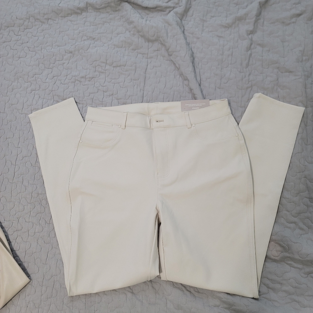 Chico's Cream Straight Leg Pants Tailored Minimalist Design - Picture 2 of 4